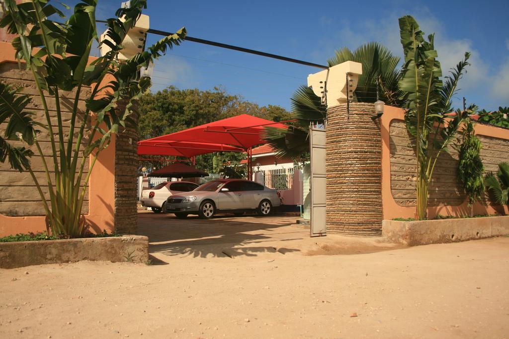The Bright Star Resort 迪亚尼海滩 外观 照片