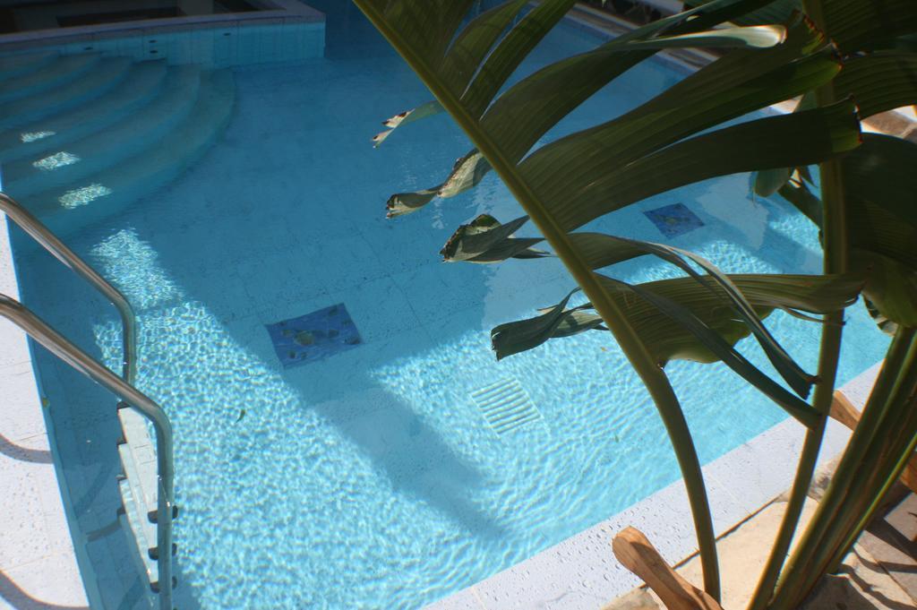 The Bright Star Resort 迪亚尼海滩 外观 照片