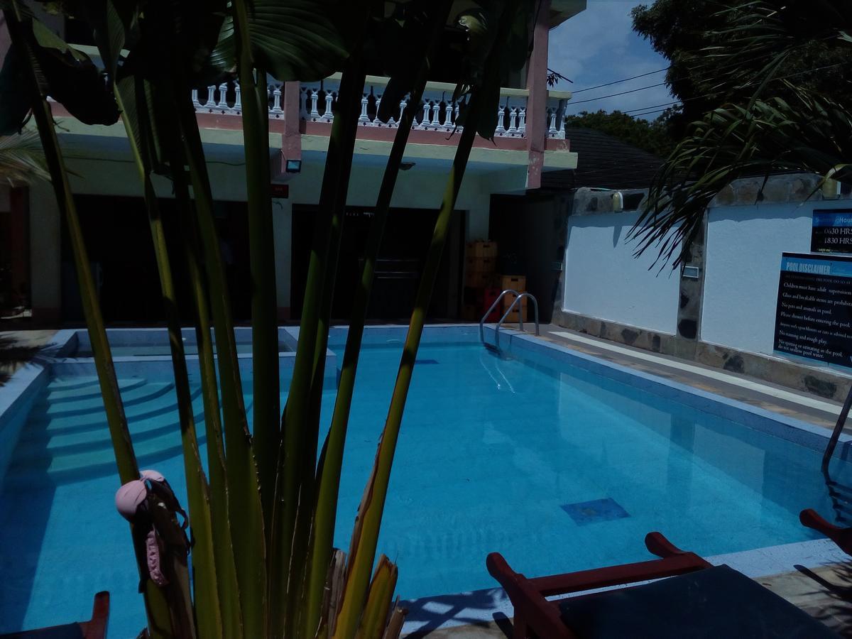 The Bright Star Resort 迪亚尼海滩 外观 照片